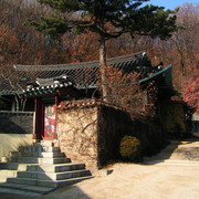 South Korea - Hwa Gye Sa courtyard