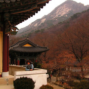 South Korea - Paula in a temple in Gyeryong-san