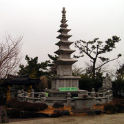 South Korea - Busan - Haedong Yonggunsa Temple 01