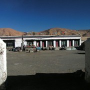 Tibet - a guesthouse in Tingri 01