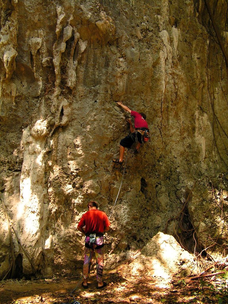 Laos - climbing in Van Vieng 02