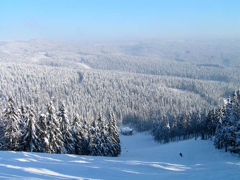 Eagle Mountains - skicentrum Deštné