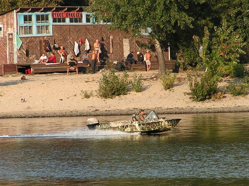 Dnieper river 01 - Kiev