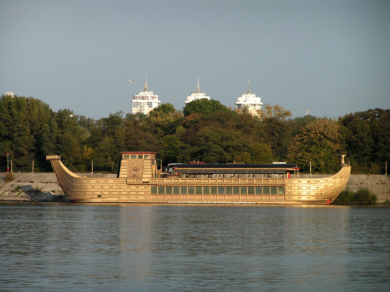 Dnieper river 04 - Kiev