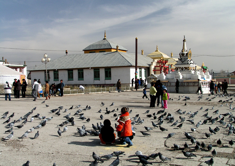 Ulaanbaatar - The Gandantegchinlen Monastery 01