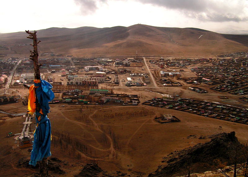 Blue scarf above Tsetserleg (Mongolia)