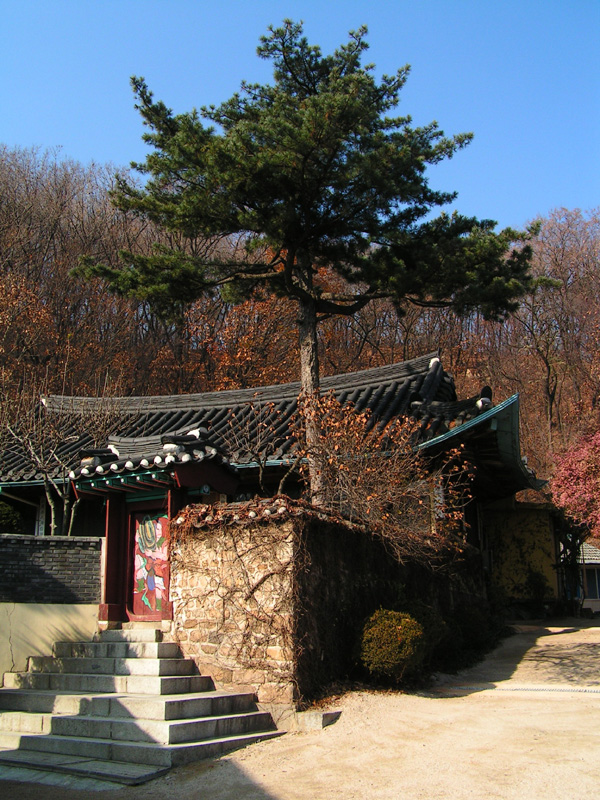 South Korea - Hwa Gye Sa courtyard