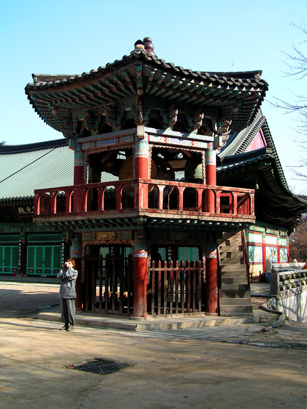 A huge drum in a Korean temple