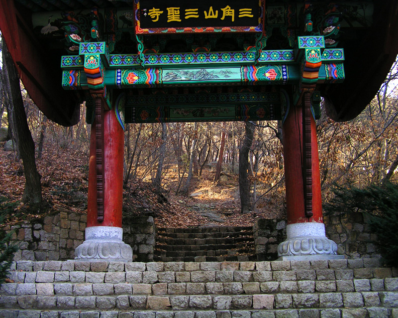 A gate in Hwagyesa