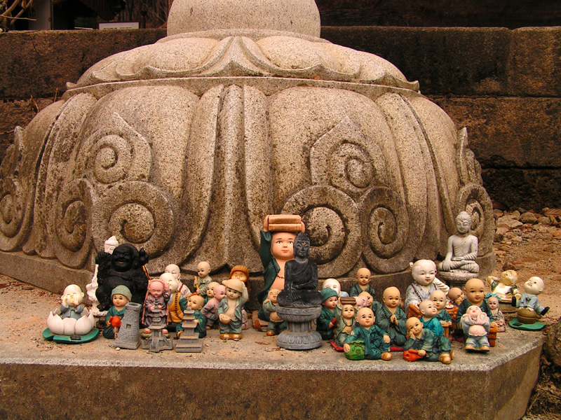 South Korea - small Buddhas