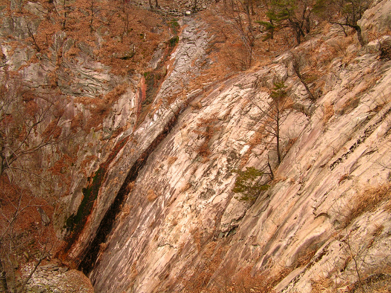 South Korea - trekking in Gyeryong-san mountain 07