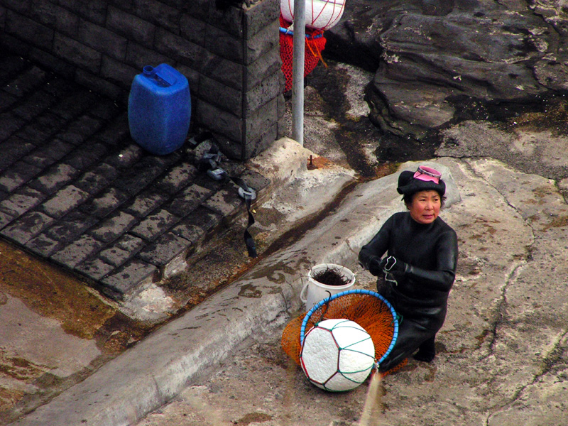 South Korea - a woman diver 02