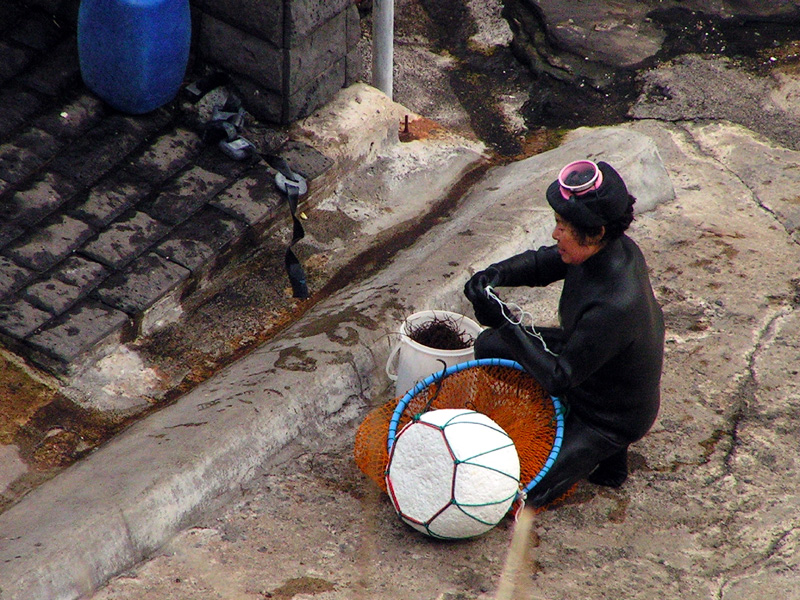 South Korea - a woman diver 03