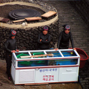 Korean haenyo (women divers) in Jeju Do