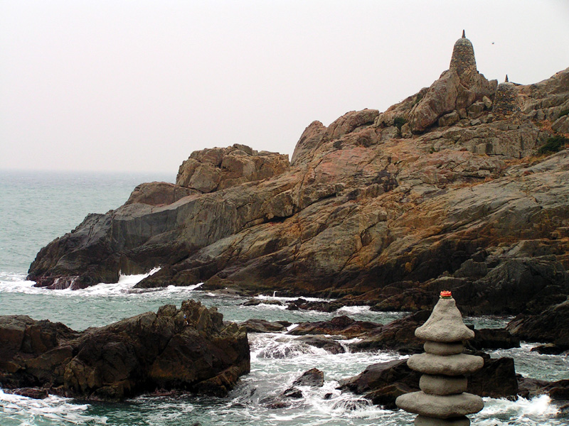 South Korea - Busan - Haedong Yonggunsa Temple 08