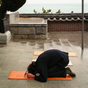 South Korea - Brano bowing in Haedong Yonggunsa Temple