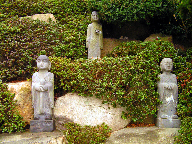 South Korea - Busan - Haedong Yonggunsa Temple 24