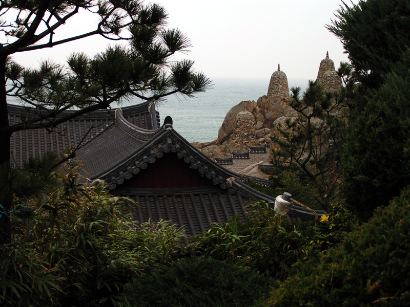 South Korea - Busan - Haedong Yonggunsa Temple 27