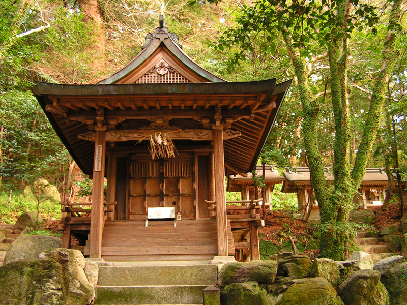 Japan - a Shinto Shrine in Fukuoka 09