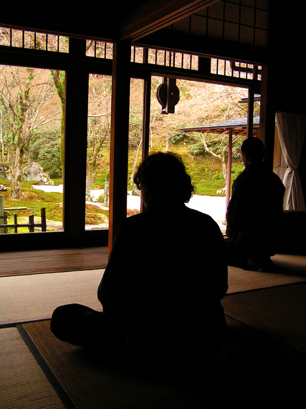 Japan - Fukuoka - meditation in a Zen temple 01