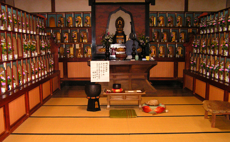 Japan - Fukuoka - in a Zen temple 08