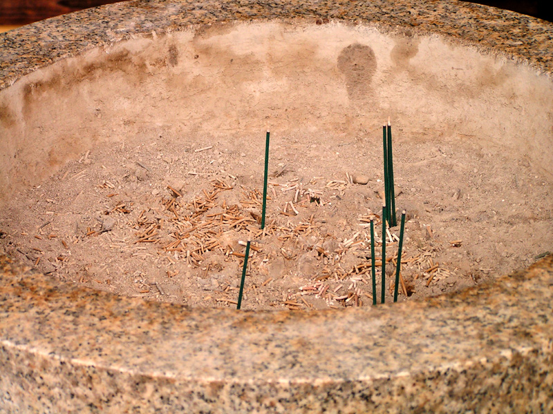 Japan - Kyoto - incense sticks in Nanzenji