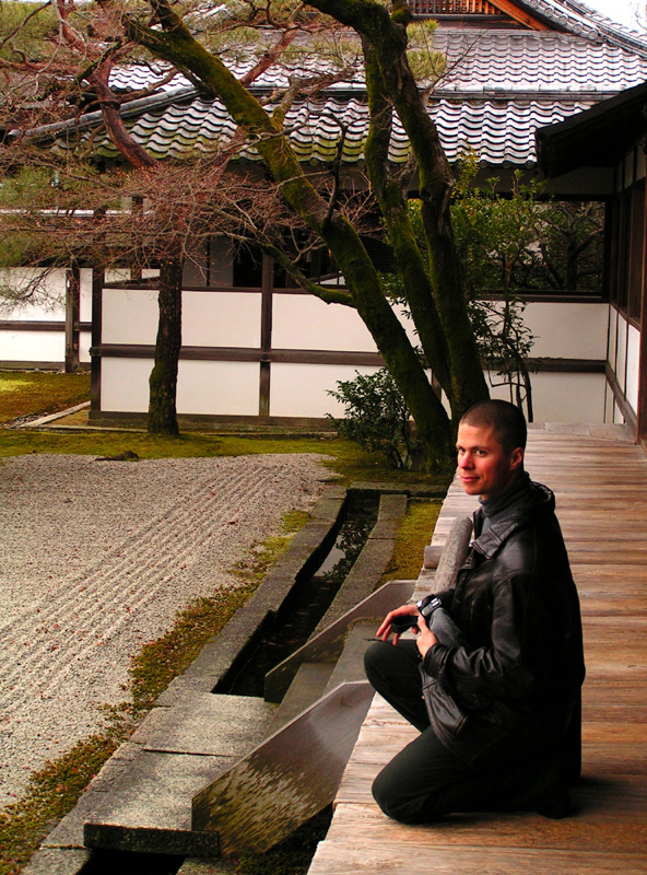 Japan - Kyoto - Martin in Zen rock garden in Nanzenji