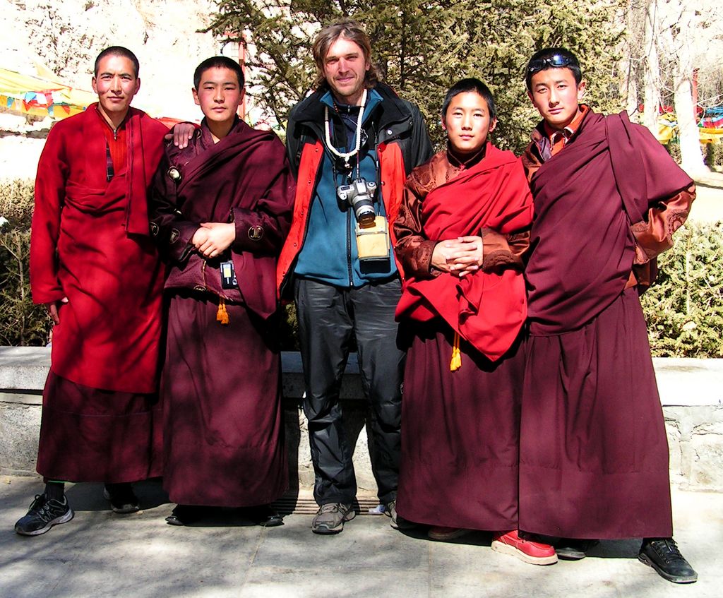 Tibet - Brano with monks in Lhasa