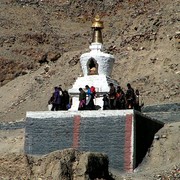 Tibet - making kora in Sakya