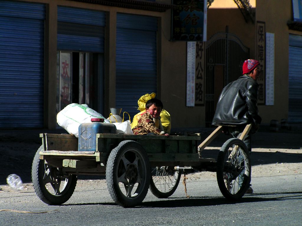 Tibet - a traffic in Tingri