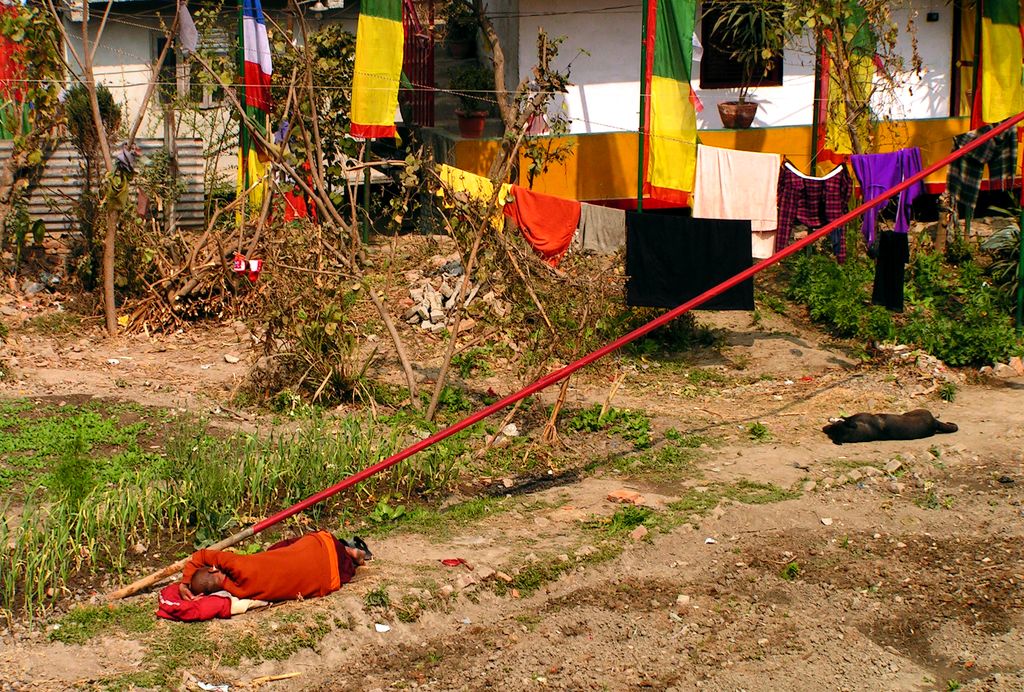 Man sleeping on the ground in Kathmandu