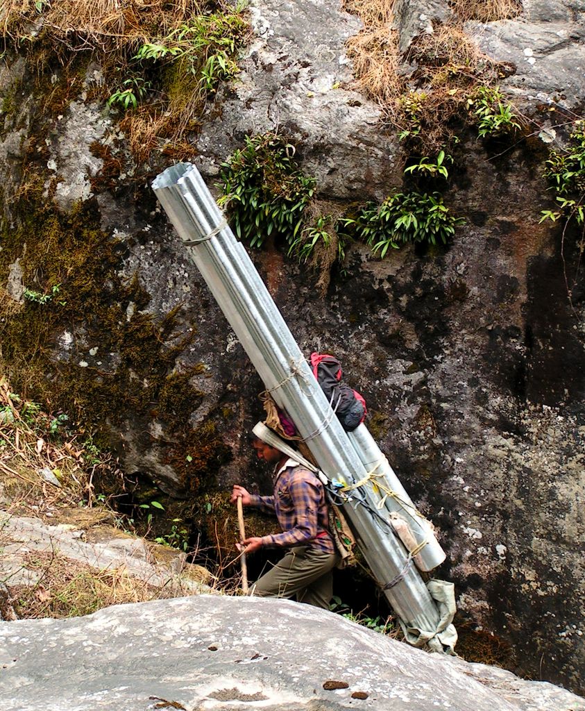 Nepal Porter - trek to Chamje