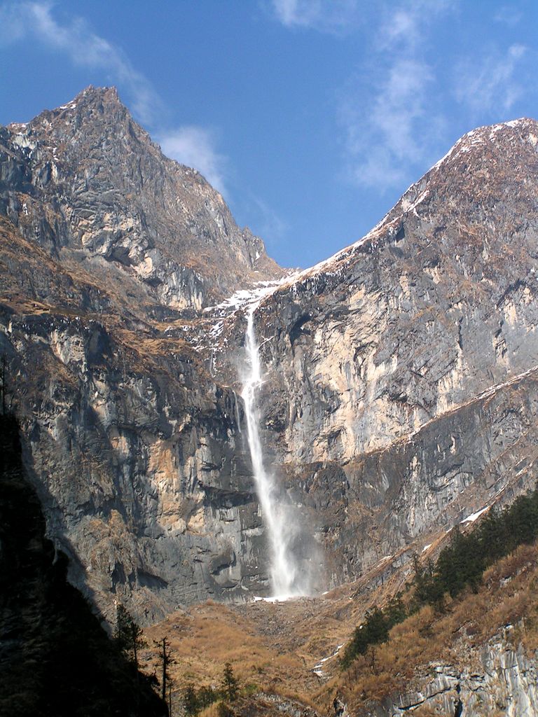 Nepal - trek to Bagarchhap - a snow waterfall