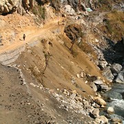 Nepal - road workers on a trek to Tatopani 02