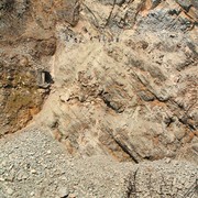 Nepal - road workers - trek to Beni 02