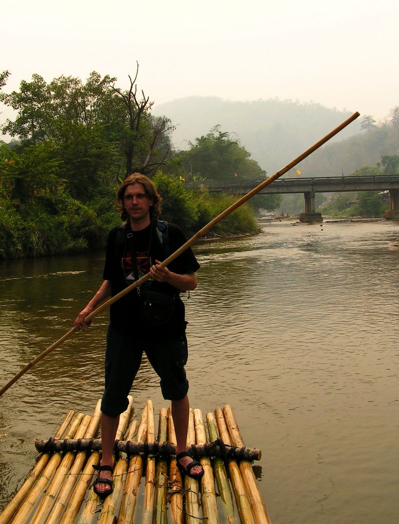 Northern Thailand - bamboo rafting 02