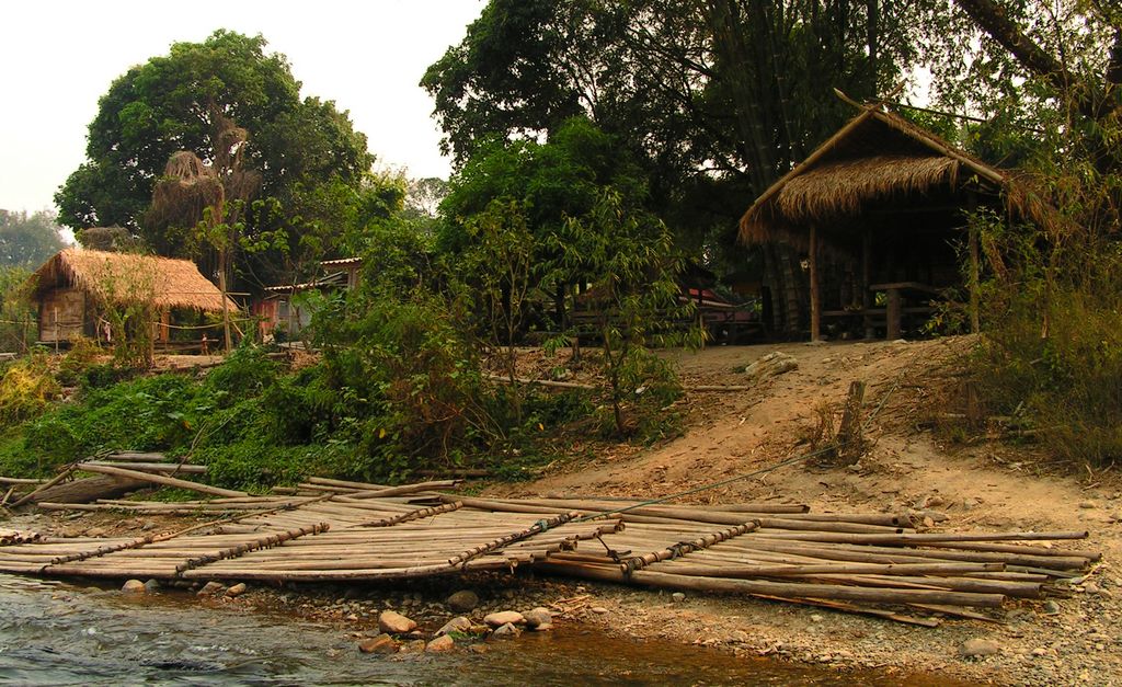 Northern Thailand - bamboo rafting 05