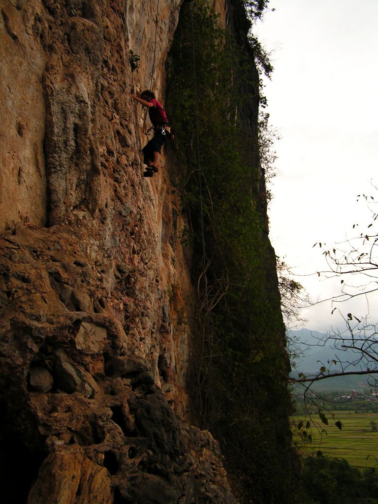 Laos - climbing in Van Vieng 39
