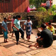 Malaysia - children playing in Borneo 01