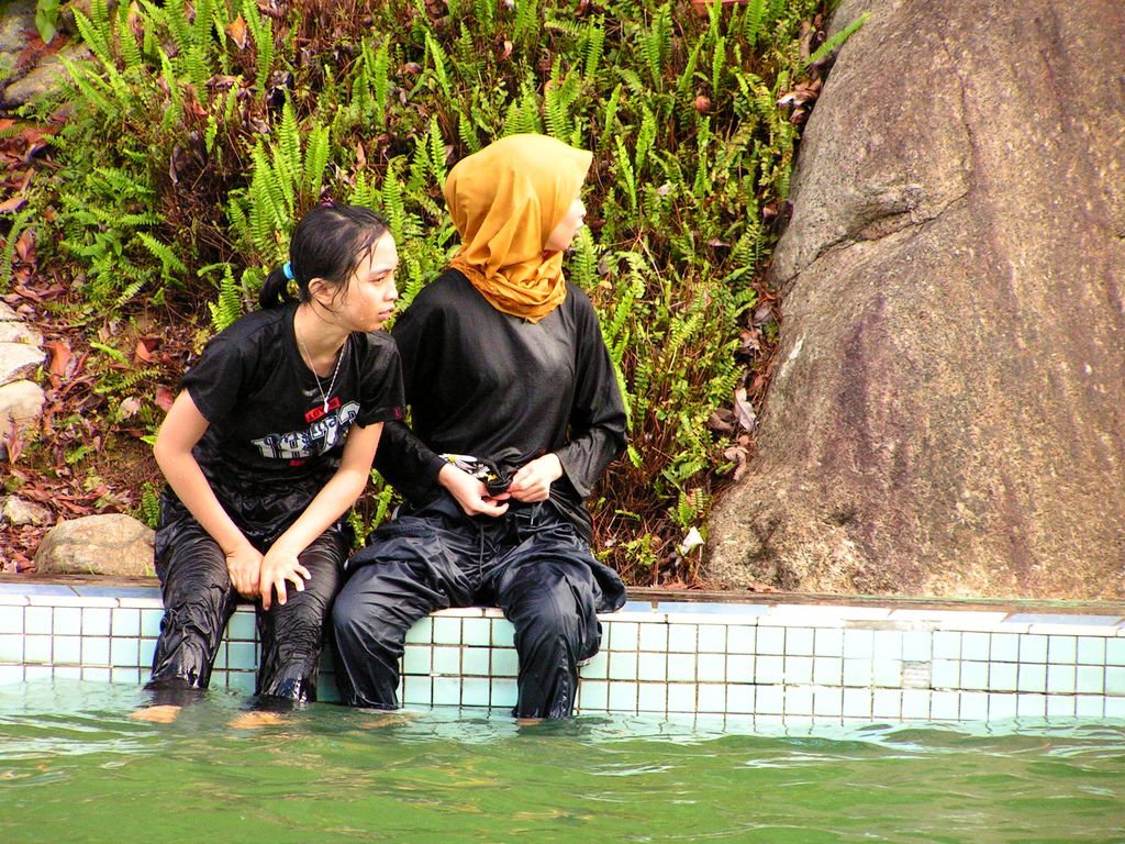 Malaysia - a swimming pool in Borneo 04