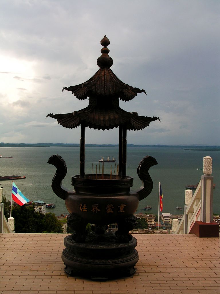 Malaysia - Borneo - Puu Jih Shih Buddhist Temple in Sandakan 04