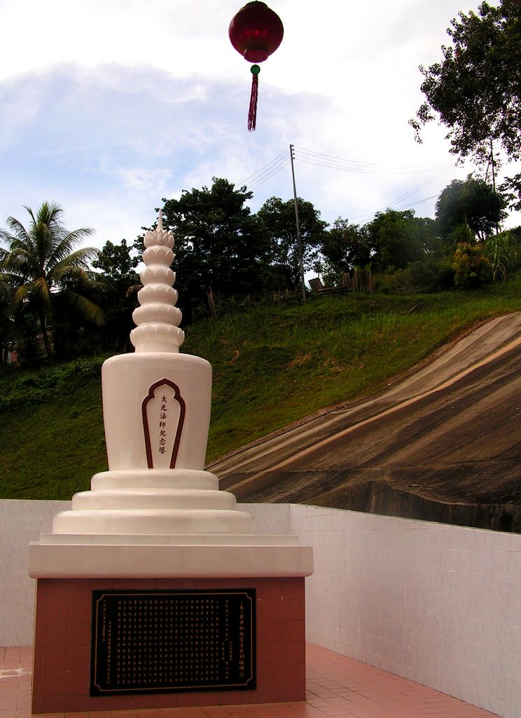 Malaysia - Borneo - Puu Jih Shih Buddhist Temple in Sandakan 07