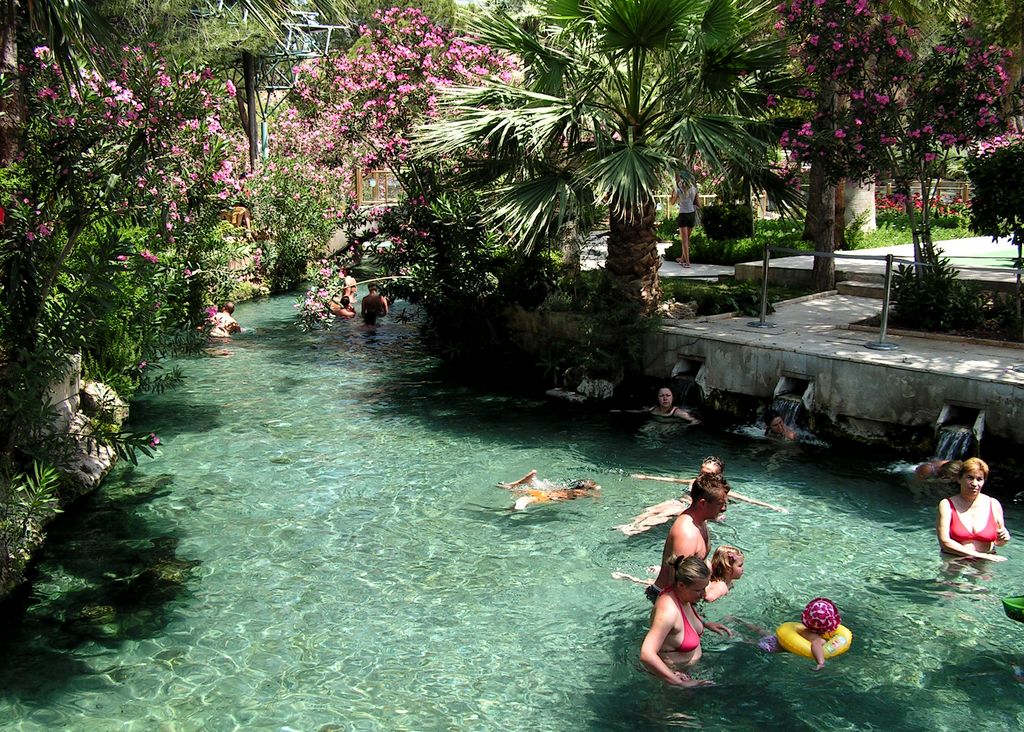 Turkey - a swimming pool in Hierapolis 01