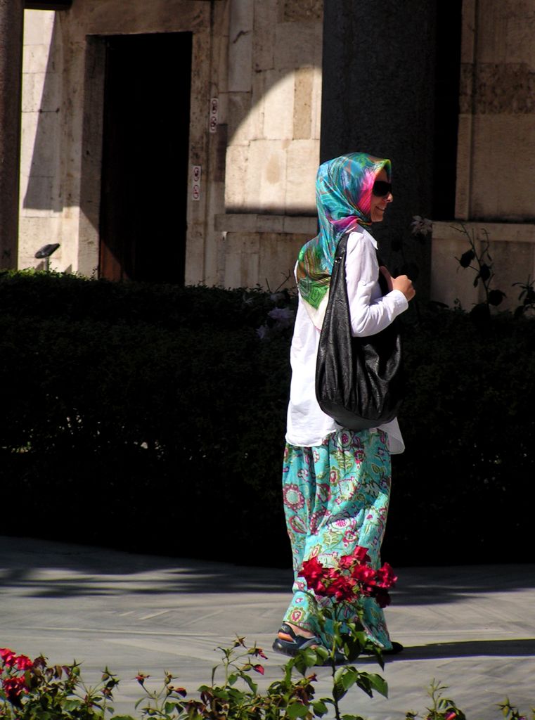 Turkey - Istanbul - a Turkish woman in Topkapi Palace