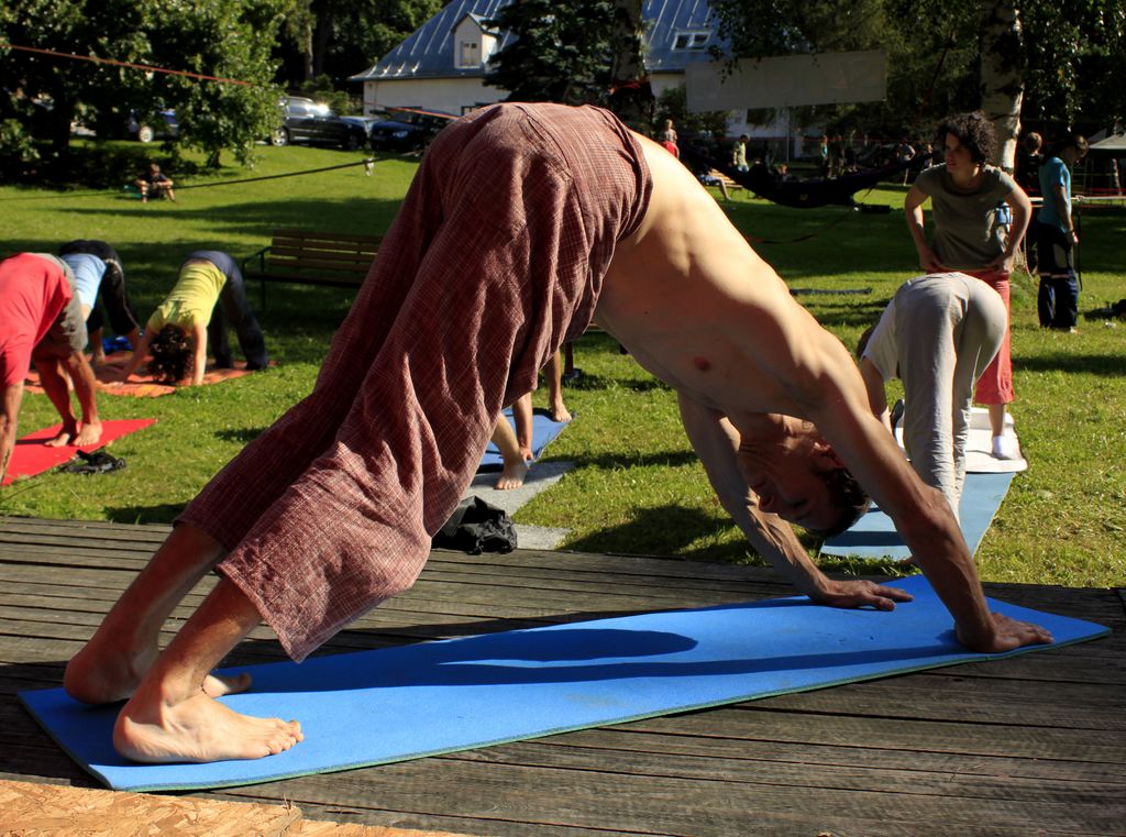 Czechia - Slackline festival - yoga session 02