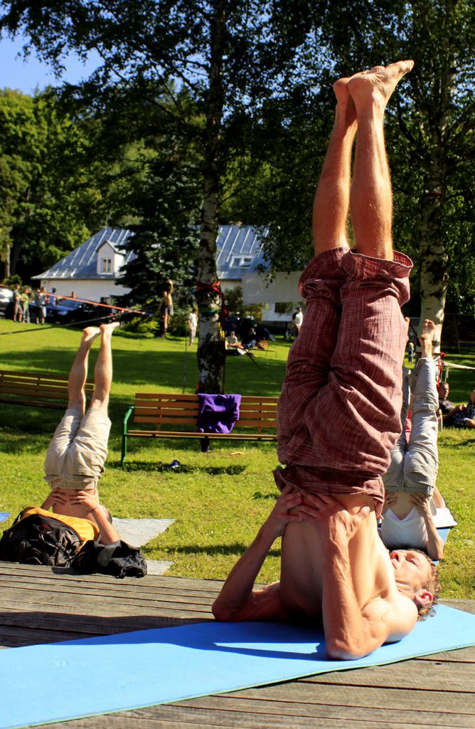 Czechia - Slackline festival - yoga session 06