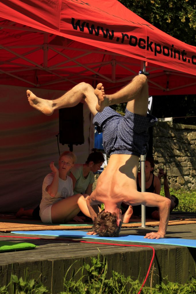 Czechia - Slackline festival - yoga session 16