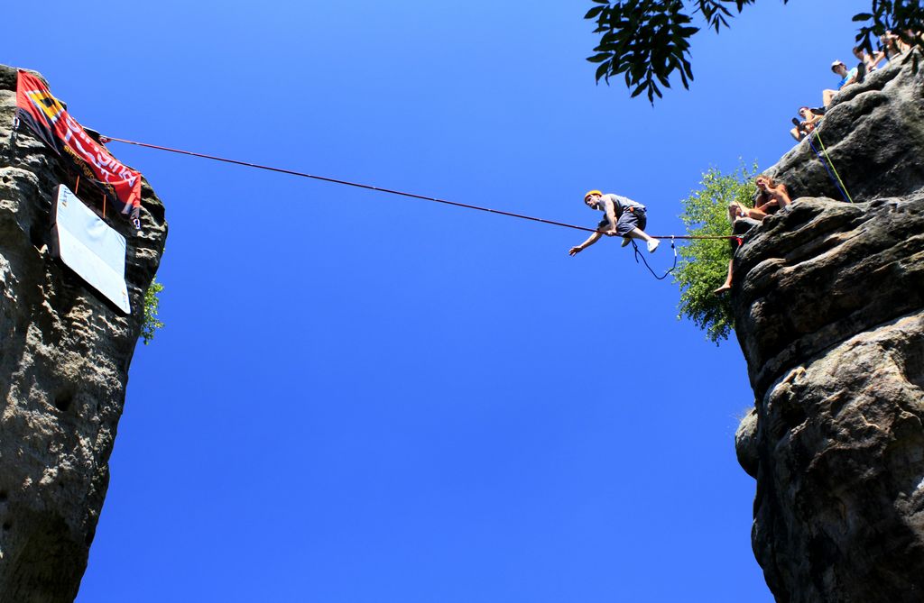 Czechia - Slackline festival - a highline 01