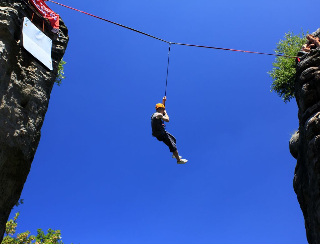 Czechia - Slackline festival - a highline 07