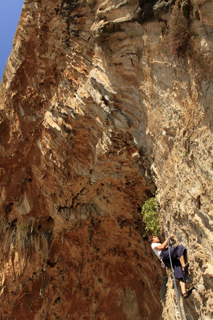 Greece - Kalymnos - Brano climbing in GRANDE GROTTA 03